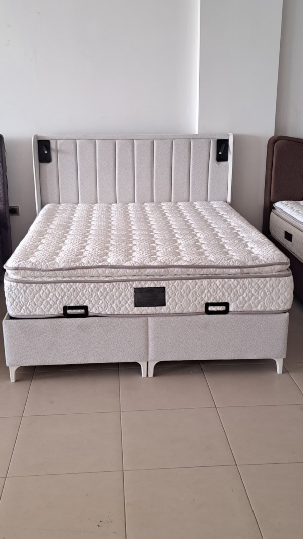 Çift Kişilik Yataklar